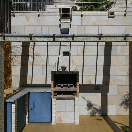 Nina Planetcostadorada Villa