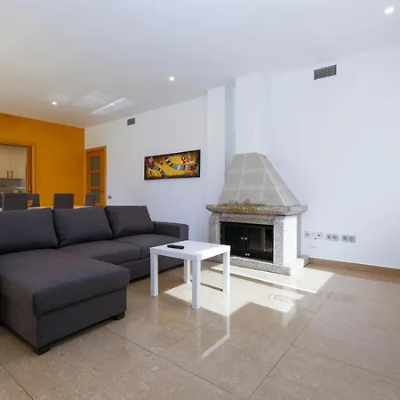 Nina Planetcostadorada Villa Tarragona